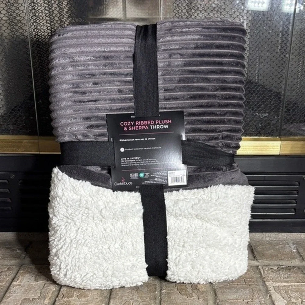 His & Her Cuddl Duds Cozy Plush Sherpa Throw Blanket: Gray & Ivory 50